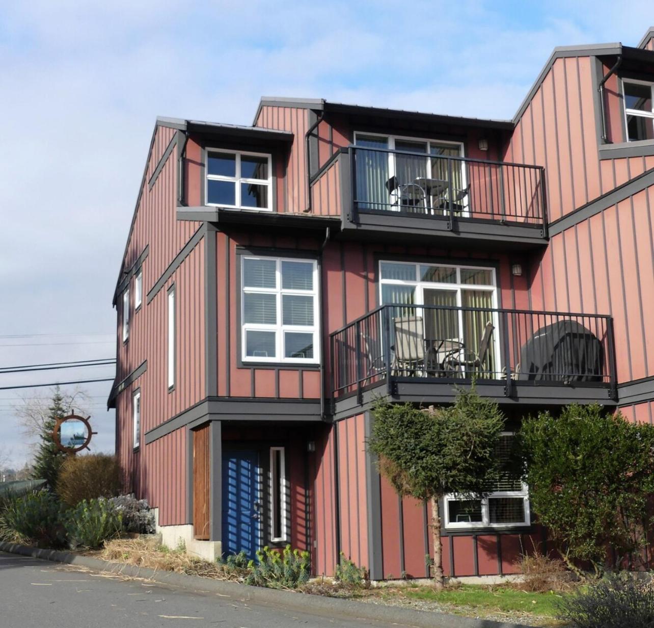 Sheringham Townhouse - Sooke Bagian luar foto