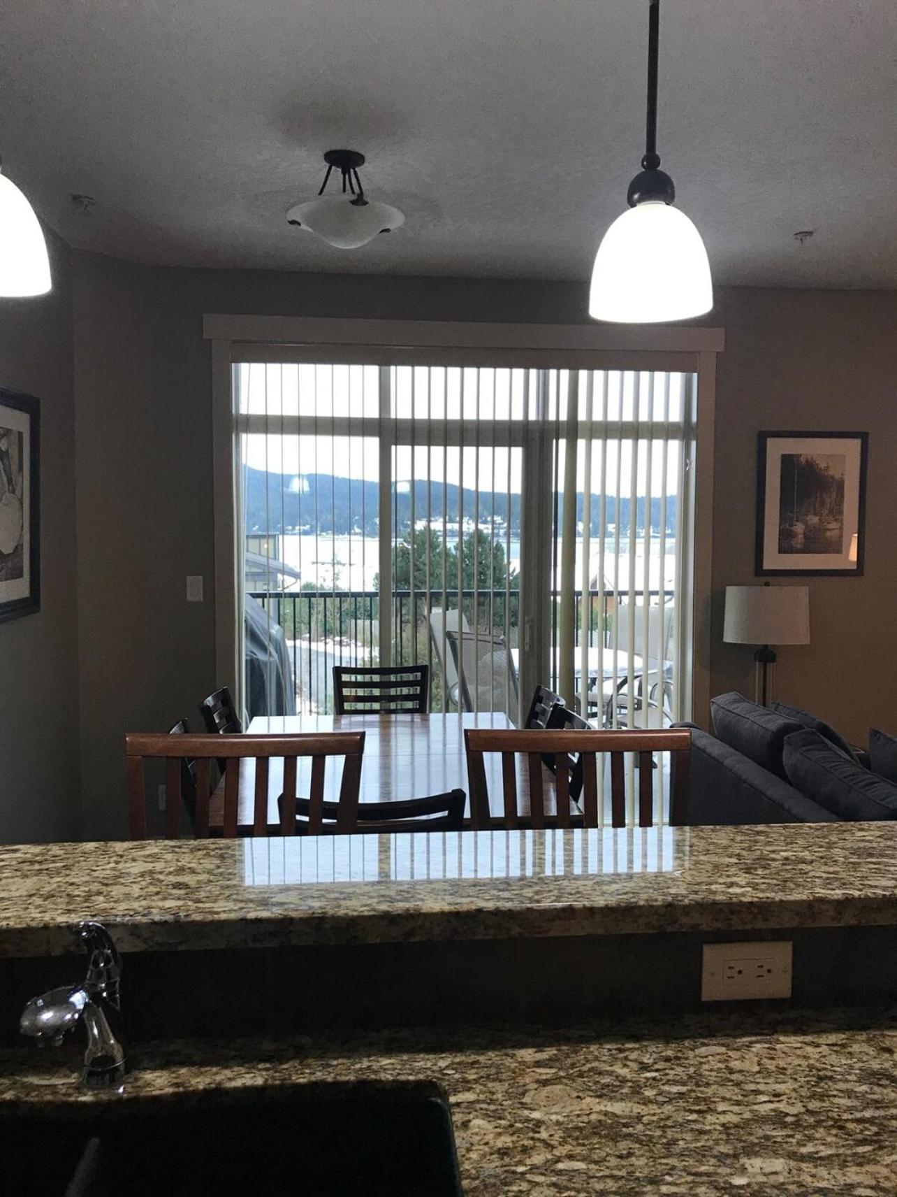 Sheringham Townhouse - Sooke Bagian luar foto